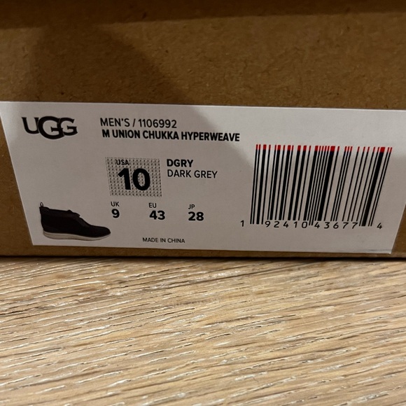 Ugg Men’s Chukka Sneaker Boots - New in Box - Picture 4 of 4